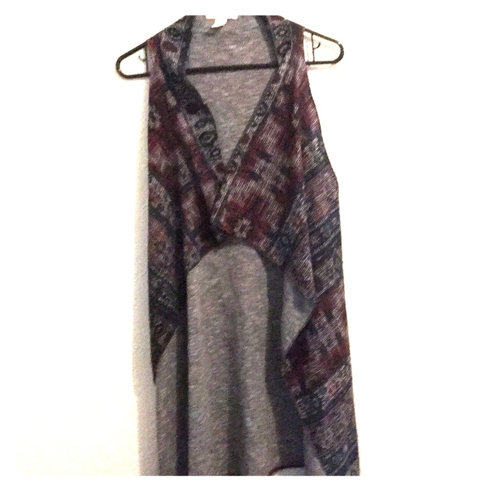 4/$15  pretty Aztec print long vest/ duster